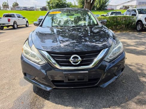 Used 2017 Nissan Altima 2.5 S w/ Power Driver Seat Package FWD image 6