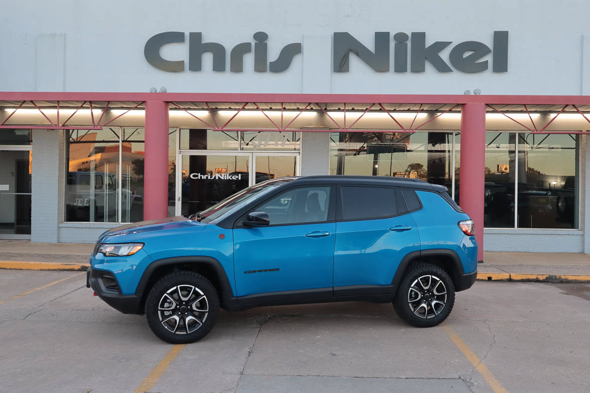 Used 2026 Jeep Compass Trailhawk AWD/4WD image 1
