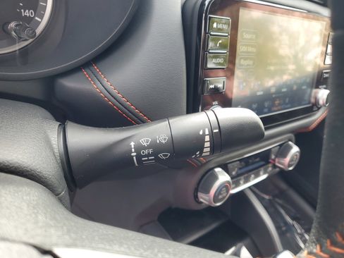 New 2025 Nissan Versa SR w/ Trunk Package image 24