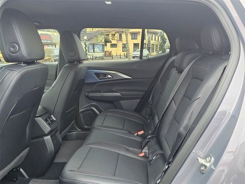 New 2026 Chevrolet Equinox EV LT image 18