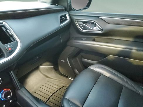 Used 2021 Chevrolet Tahoe Z71 w/ Rear Media and Nav Package image 22