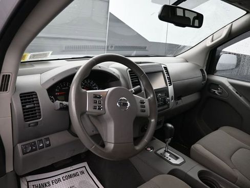 Used 2021 Nissan Frontier SV image 6