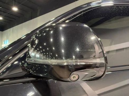 Used 2019 BMW X7 xDrive50i w/ Dynamic Handling Package image 11