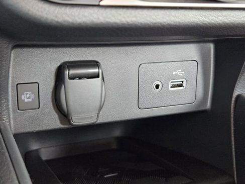New 2025 Nissan Versa S w/ Trunk Package FWD image 22