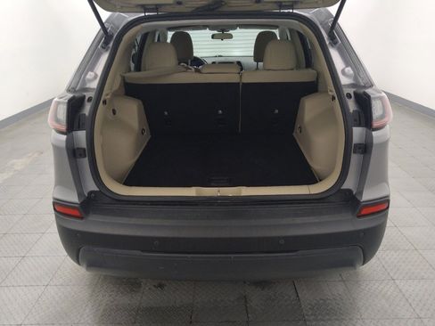 Used 2019 Jeep Cherokee Latitude w/ Popular Appearance Group FWD image 29