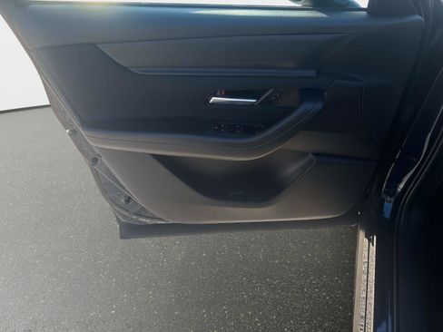 Used 2025 MAZDA CX-90 3.3 Turbo w/ Select Package image 15