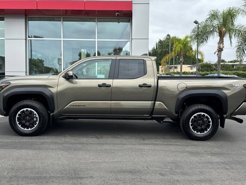 Certified 2026 Toyota Tacoma TRD Off-Road AWD/4WD image 9