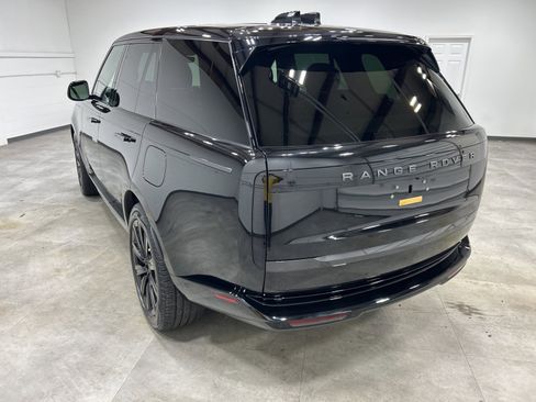 Used 2025 Land Rover Range Rover SE image 5