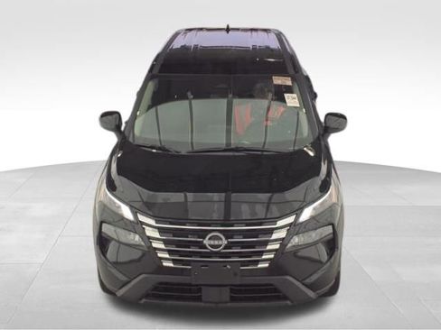 Used 2025 Nissan Rogue SV image 3