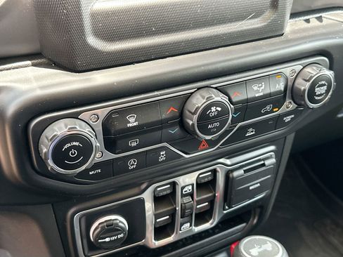 Certified 2022 Jeep Wrangler Unlimited Sport image 18