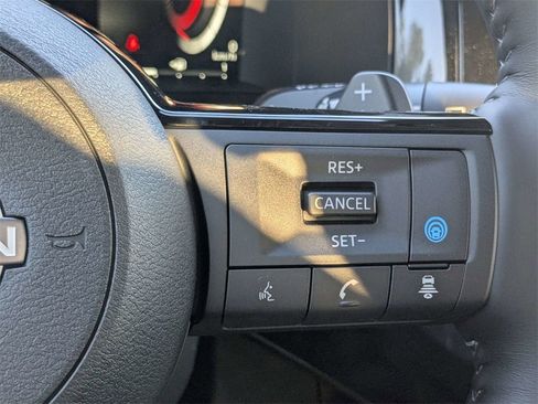 New 2025 Nissan Pathfinder Platinum w/ Black Appearance Package image 29