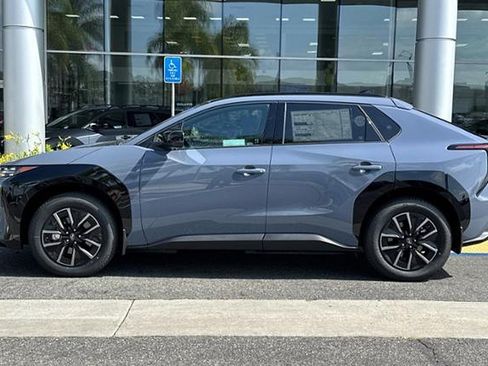 New 2026 Subaru Solterra AWD/4WD image 7