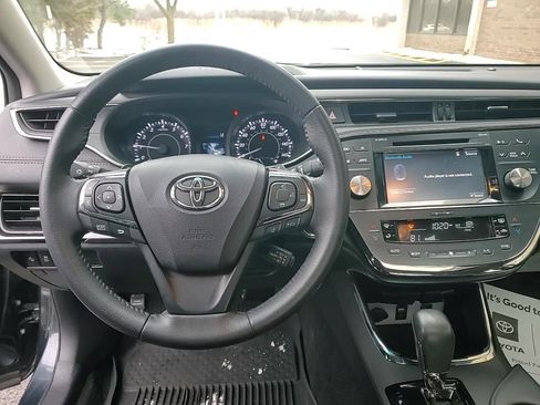 Used 2017 Toyota Avalon XLE Premium image 22