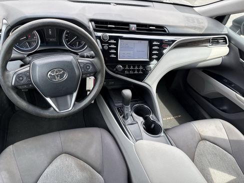 Used 2018 Toyota Camry LE image 13