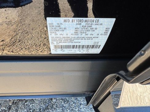 New 2026 Lincoln Aviator AWD image 25