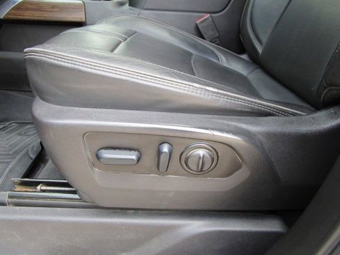 Used 2022 Chevrolet Silverado 2500 High Country w/ Z71 Off-Road Package image 12