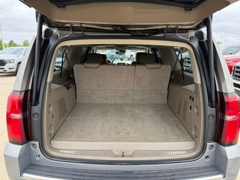 Used 2017 Chevrolet Suburban Premier AWD/4WD image 23