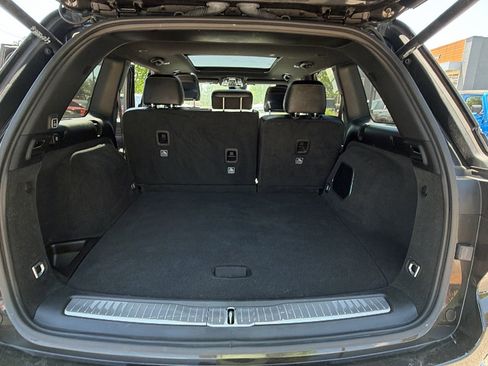 Used 2025 Jeep Grand Cherokee Overland w/ Luxury Tech Group IV AWD/4WD image 13