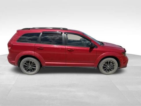 Used 2018 Dodge Journey SE w/ Popular Equipment Group FWD image 2