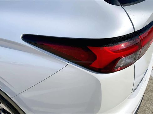 Used 2024 Mitsubishi Outlander SE image 27