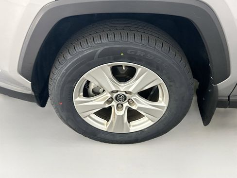 Used 2019 Toyota RAV4 XLE w/ Convenience Package AWD/4WD image 11
