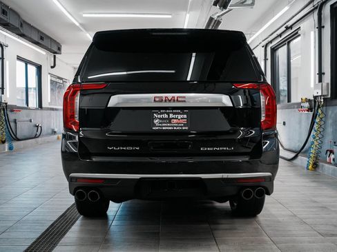 Used 2022 GMC Yukon XL Denali AWD/4WD image 6