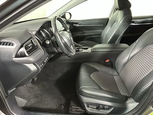 Used 2024 Toyota Camry SE FWD image 12