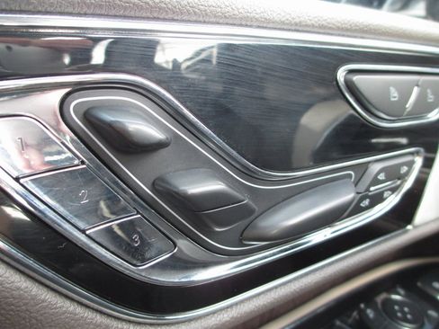 Used 2022 Lincoln Navigator Reserve image 24