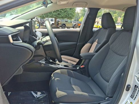Used 2022 Toyota Corolla LE FWD image 15