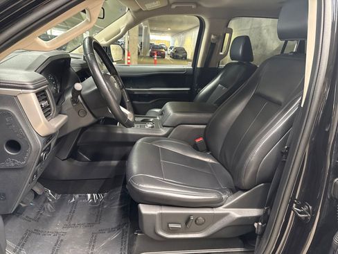 Used 2024 Ford Expedition XLT AWD/4WD image 17