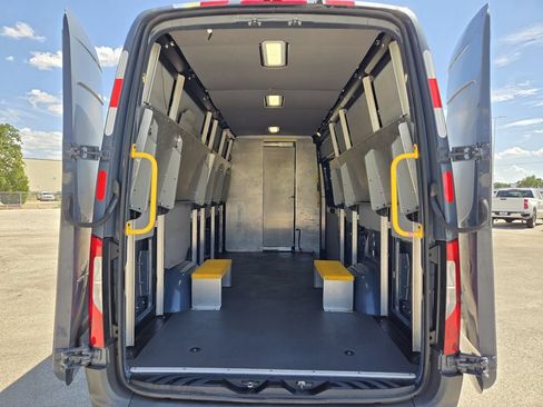 Used 2019 Mercedes-Benz Sprinter 170 image 31