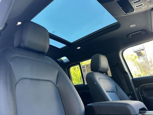 Certified 2025 Land Rover Defender 110 X-Dynamic SE AWD/4WD image 15