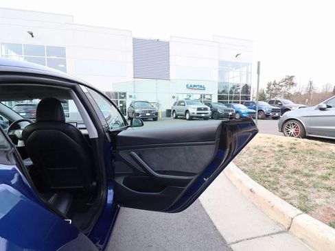 Used 2021 Tesla Model 3 Standard Range Plus image 57