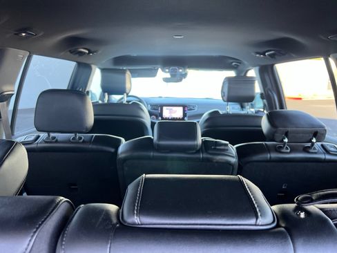 Used 2024 Jeep Wagoneer Series II w/ Flexible Seating Group AWD/4WD image 17