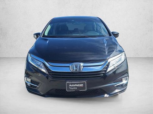 Used 2018 Honda Odyssey Touring image 2