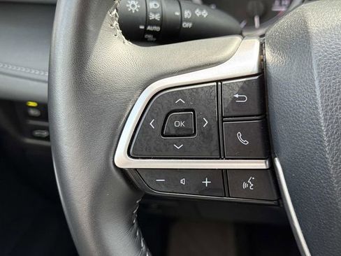 Used 2025 Toyota Highlander LE image 24