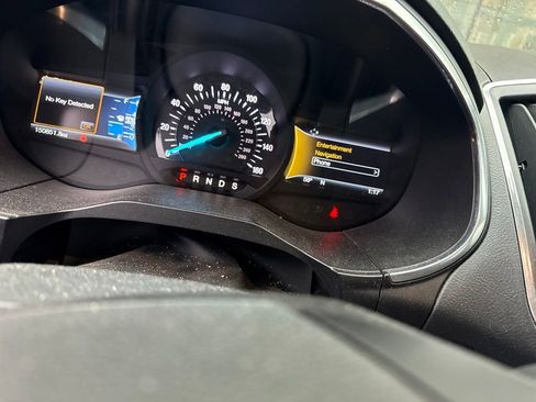 Used 2018 Ford Edge Titanium w/ Equipment Group 301A AWD/4WD image 8