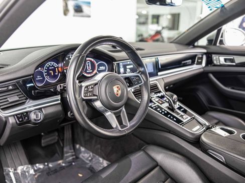 Used 2019 Porsche Panamera image 20