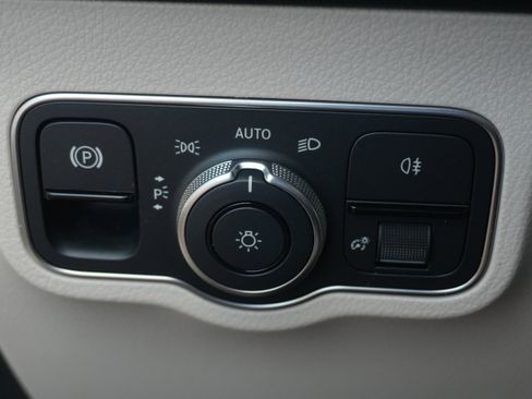Used 2023 Mercedes-Benz EQB 250+ image 27