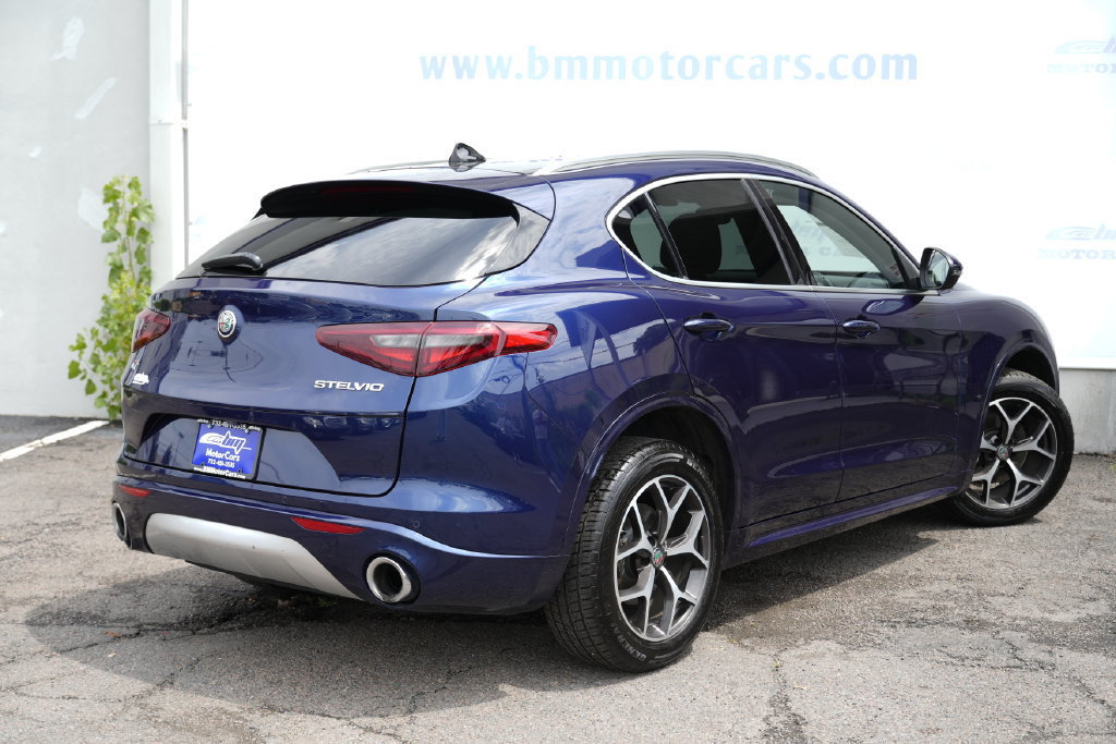 Used 2021 Alfa Romeo Stelvio Ti AWD/4WD image 3