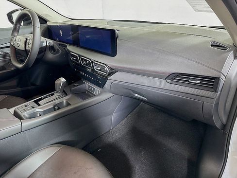 New 2026 Nissan Sentra SR w/ SR Premium Package FWD image 28