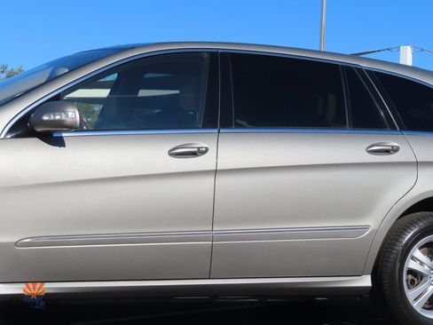 Used 2006 Mercedes-Benz R 500 4MATIC image 18