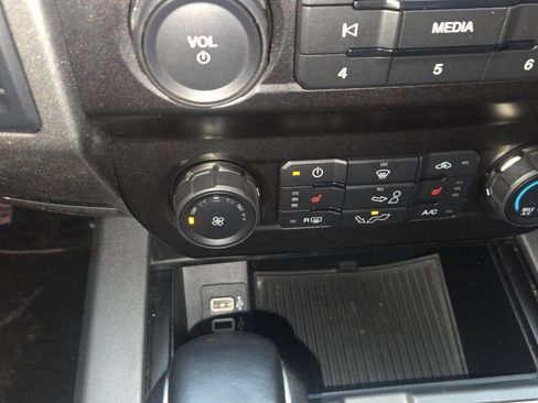 Used 2020 Ford F150 Raptor w/ Equipment Group 801A Mid image 29