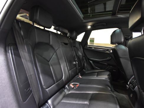 Used 2018 Porsche Macan image 50