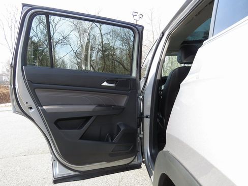 Used 2022 Volkswagen Atlas SE image 19