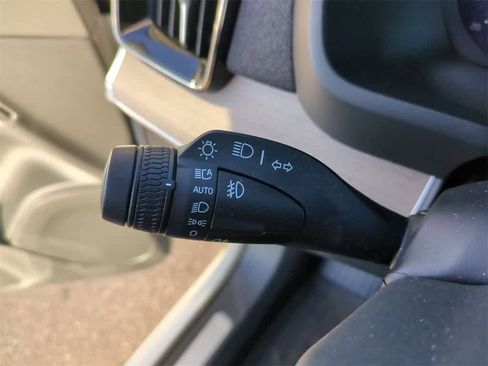 New 2025 Volvo XC90 B5 Core w/ Protection Package Premier image 19