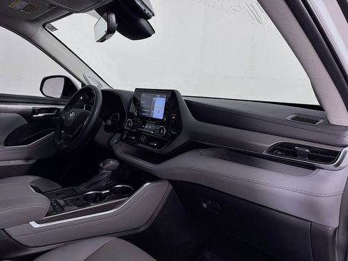 Used 2020 Toyota Highlander Limited image 30