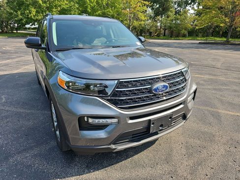 Used 2023 Ford Explorer XLT w/ Equipment Group 202A AWD/4WD image 8