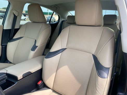 Used 2020 Lexus ES 350 w/ Premium Package FWD image 11