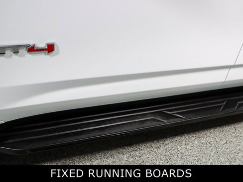 Used 2022 GMC Yukon AT4 image 12